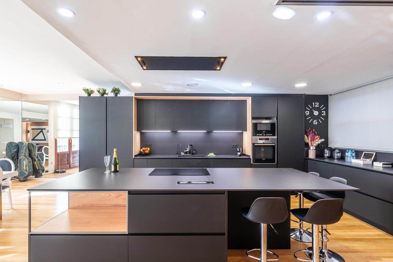 Central Market Lux Apartment Valencia Exteriör bild